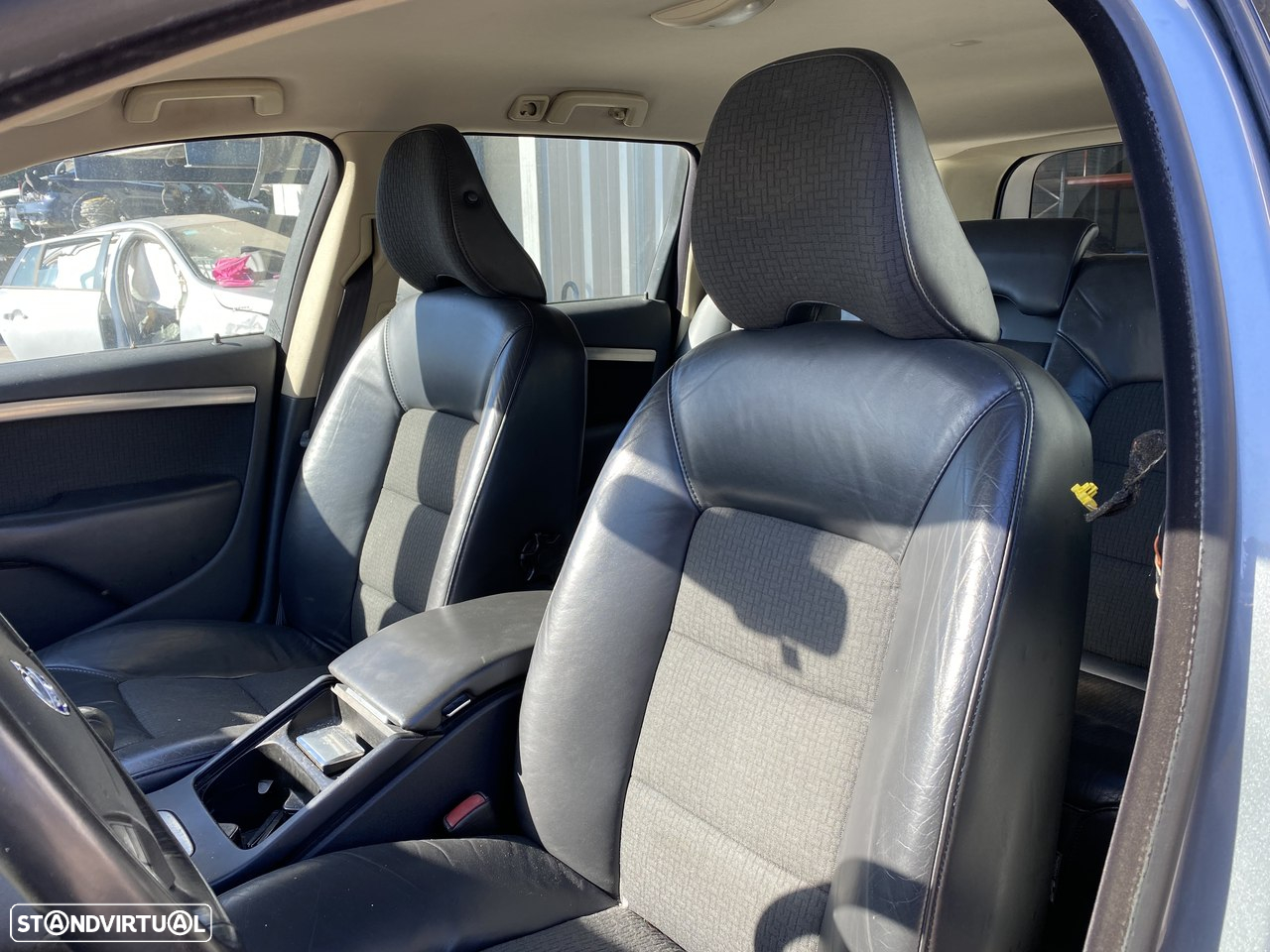 Volvo V70 III 2.0D (136cv) de 2010 - Peças Usadas (7803) - 6