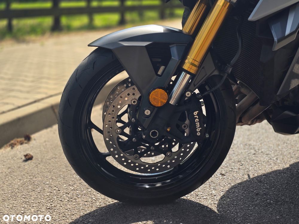 Suzuki GSX 1000 - 33