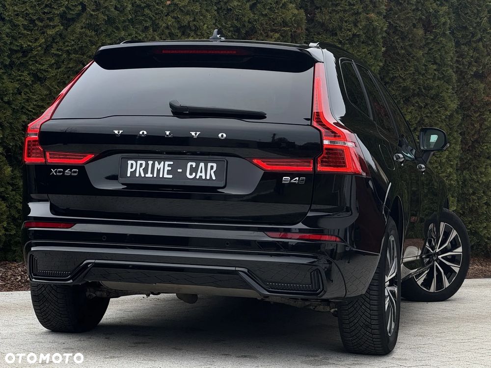 Volvo XC 60 B4 D AWD Plus Dark - 3