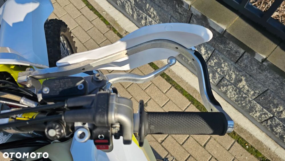 Husqvarna FE - 9