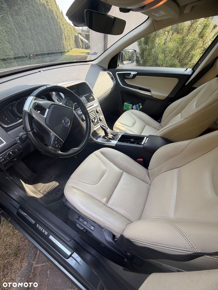 Volvo XC 60 D5 AWD Summum - 10