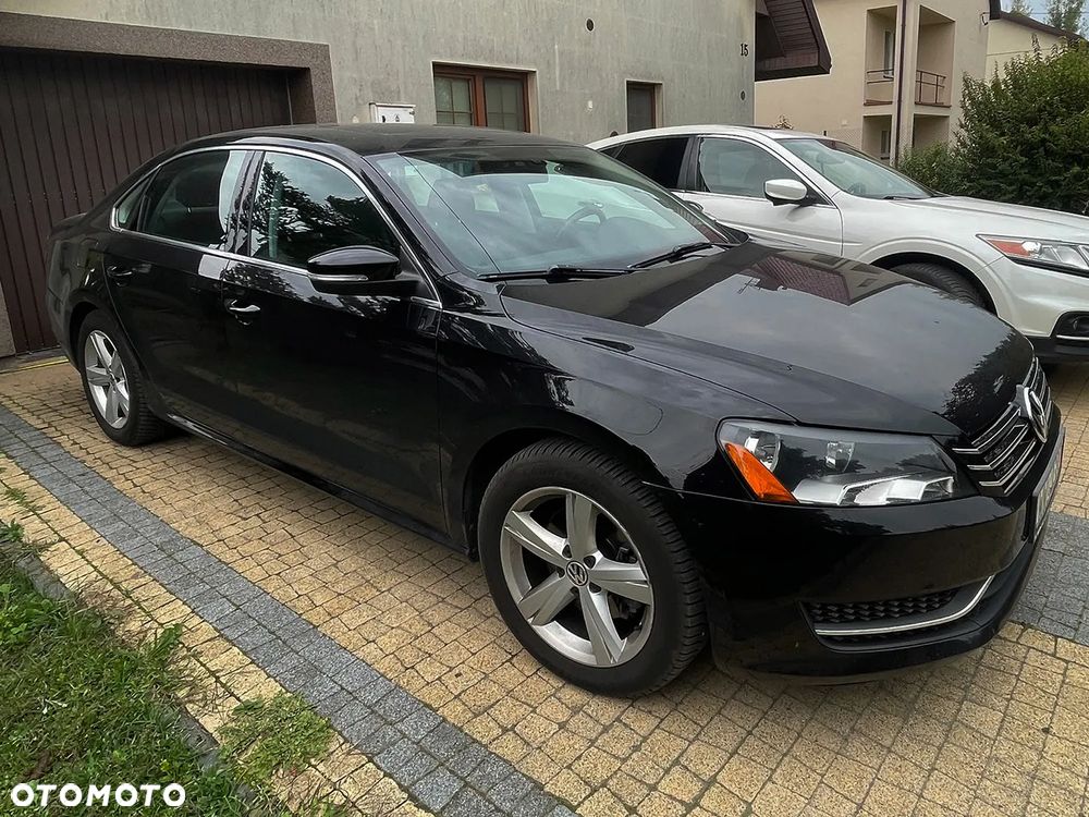 Volkswagen Passat - 4