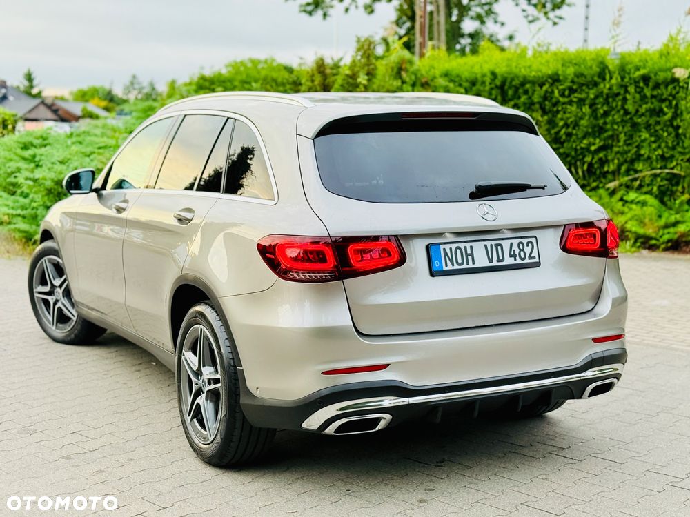 Mercedes-Benz GLC 200 4Matic 9G-TRONIC AMG Line Plus - 32
