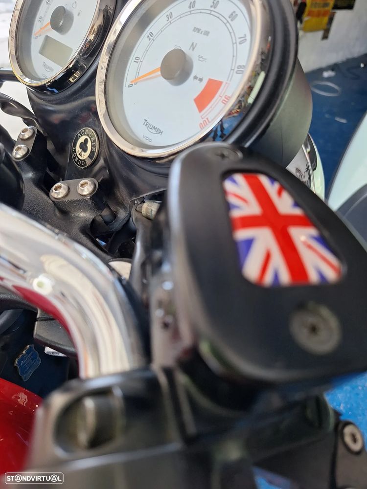 Triumph Thruxton - 16