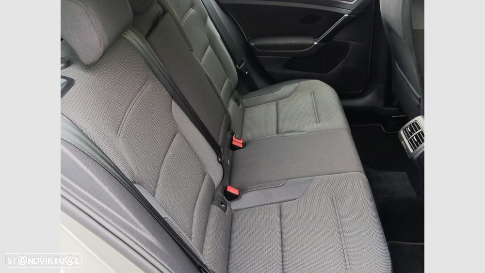 VW Golf Variant 1.6 TDi Confortline - 20