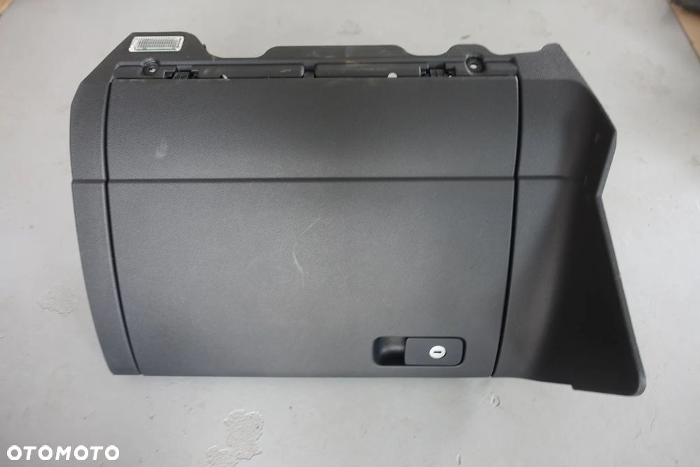 SCHOWEK PASAŻERA GOLF VII