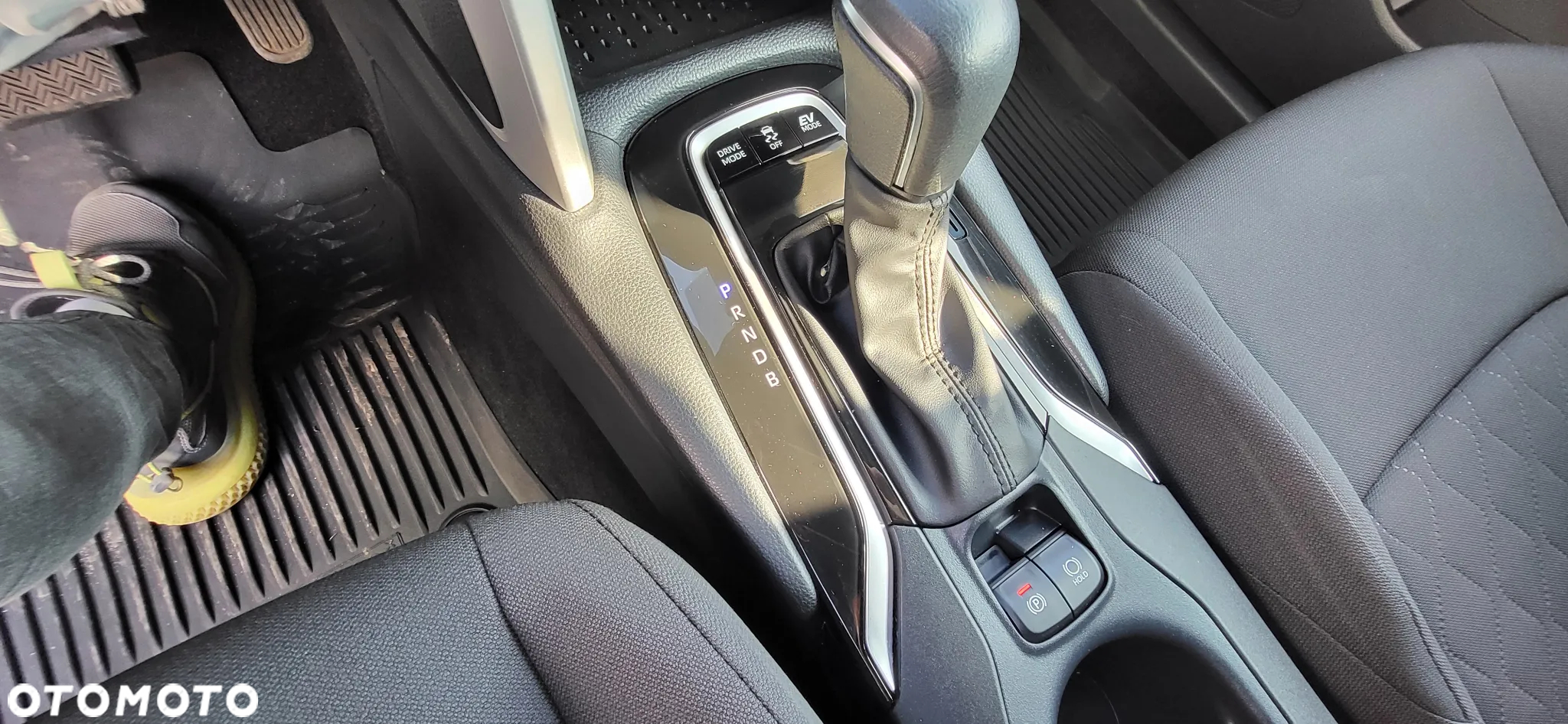 Toyota Corolla Cross 2.0 Hybrid Comfort - 23