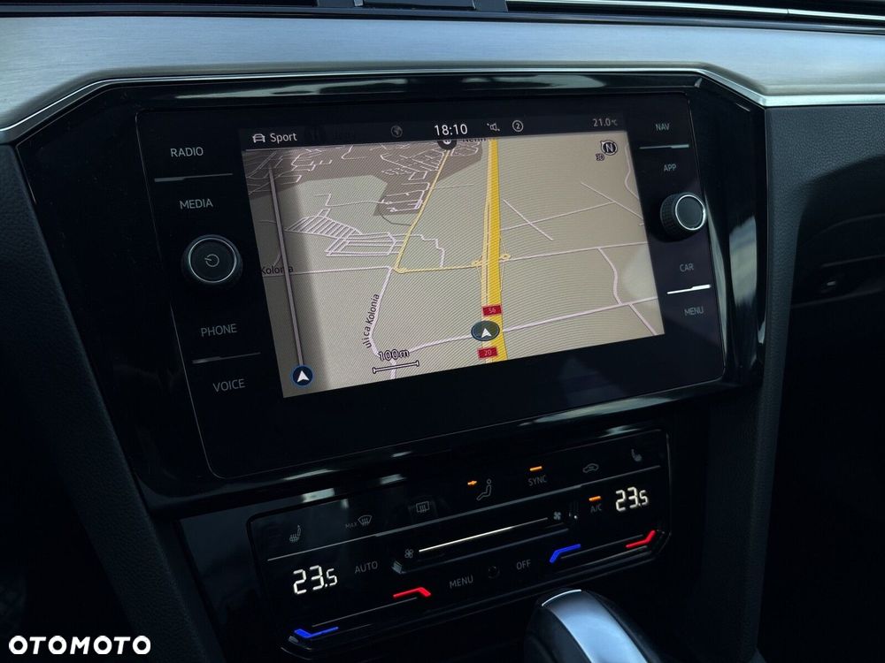 Volkswagen Passat - 18