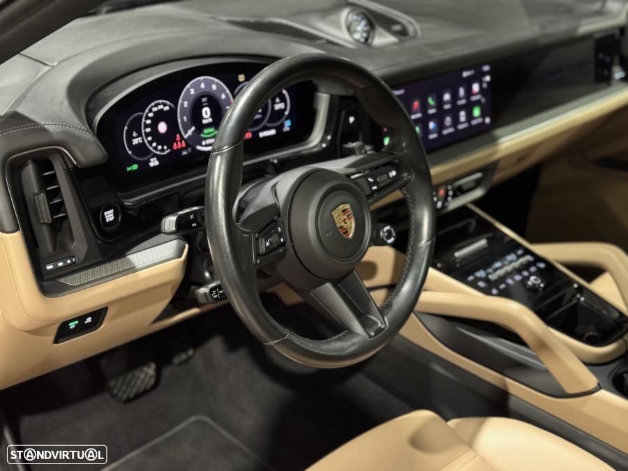 Porsche Cayenne Coupé E-Hybrid - 12