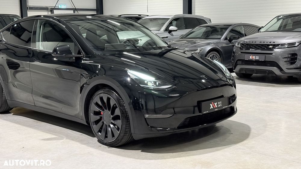 Tesla Model Y - 17