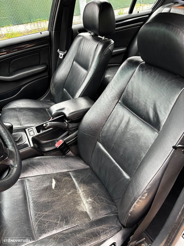 BMW 320 d Séc.XXI - 9