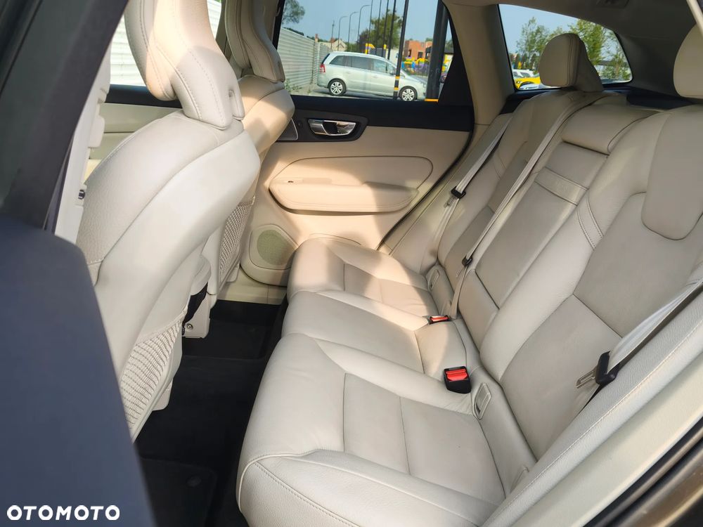 Volvo XC 60 T4 Inscription - 18