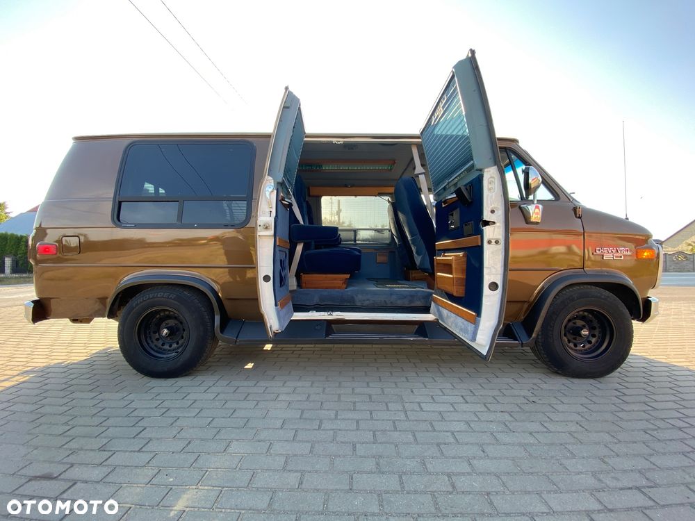 Chevrolet Chevy Van - 4