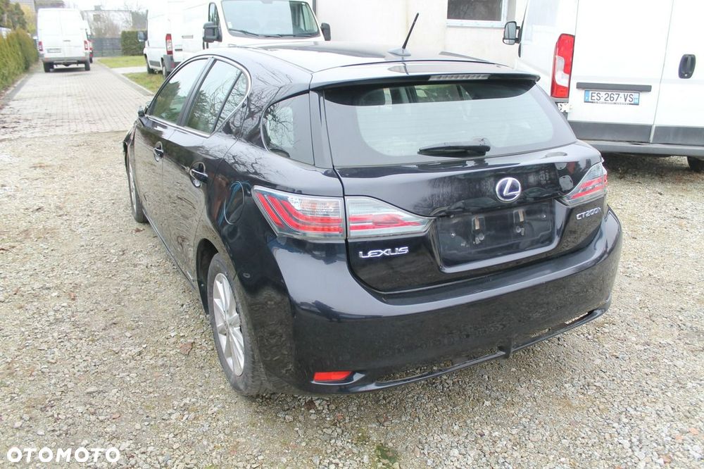 Lexus CT - 7