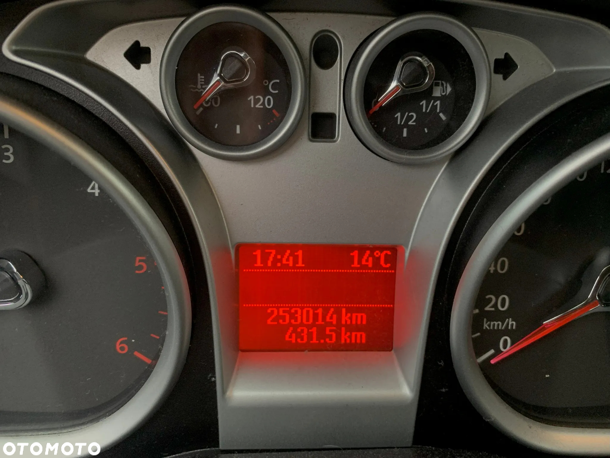 Ford Focus - 9