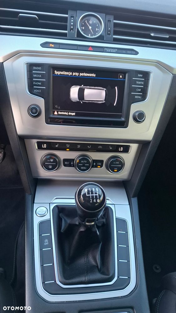 Volkswagen Passat - 16