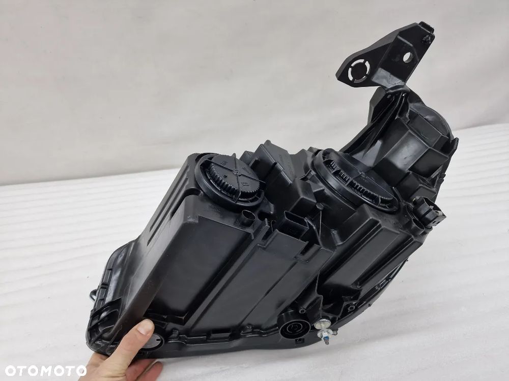 OPEL CORSA F 19- PRAWA ZWYKŁA LAMPA PRZEDNIA PRZÓD , NR 39162649 , NR AUKCJI LL561 - 17