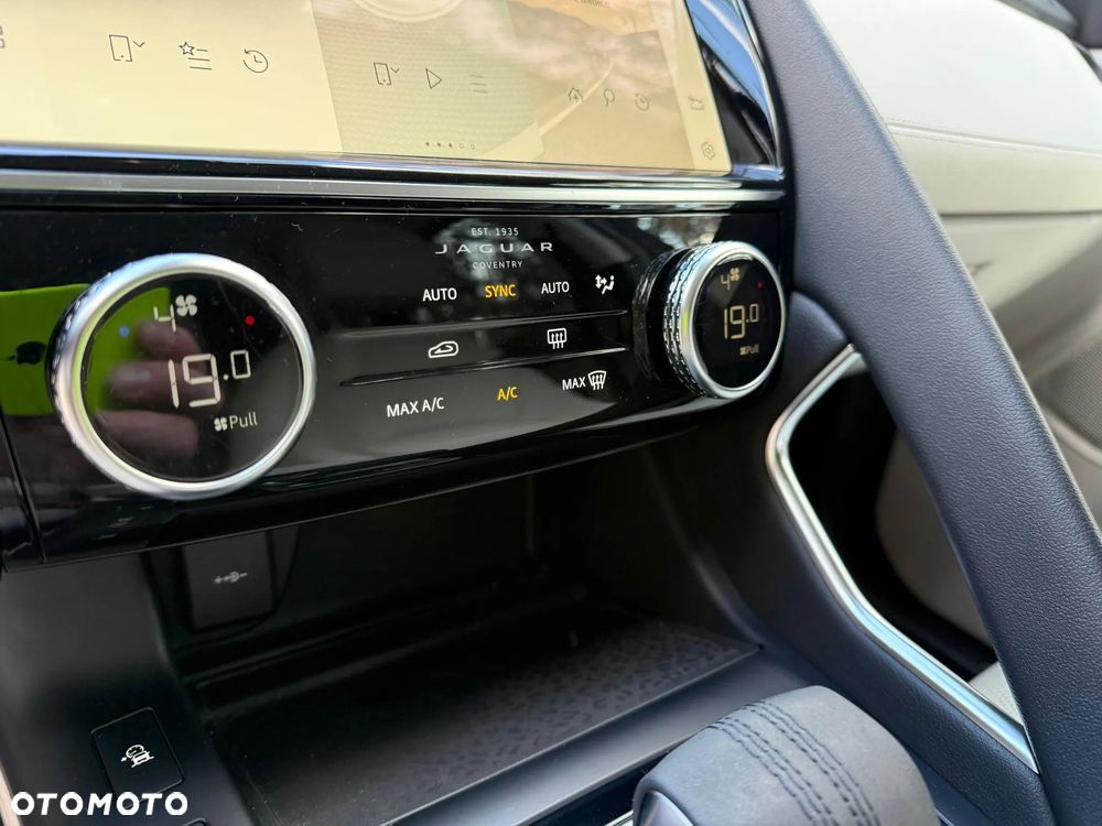 Jaguar E-Pace 2.0 D200 mHEV AWD - 14