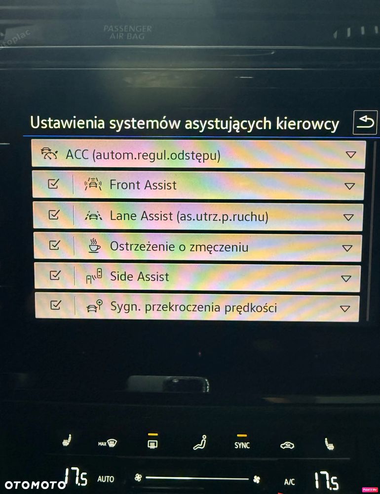 Volkswagen Touran - 17
