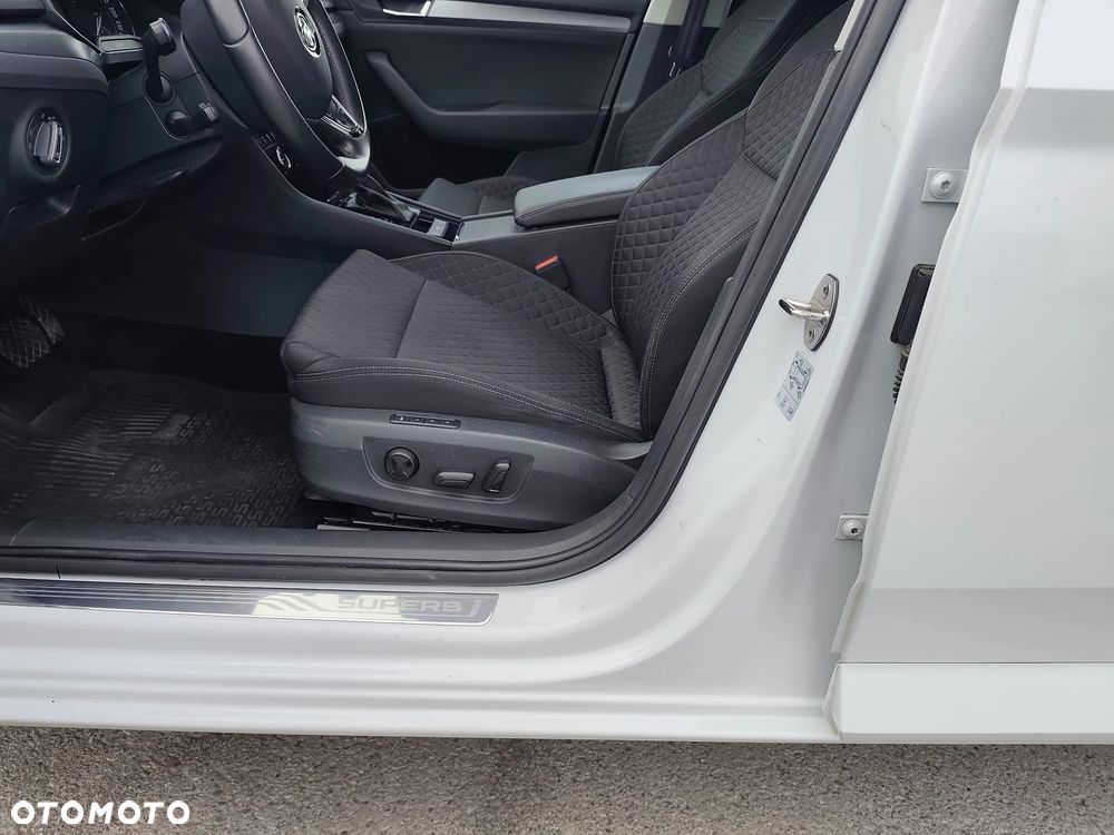 Skoda Superb 1.5 TSI ACT Style DSG - 32