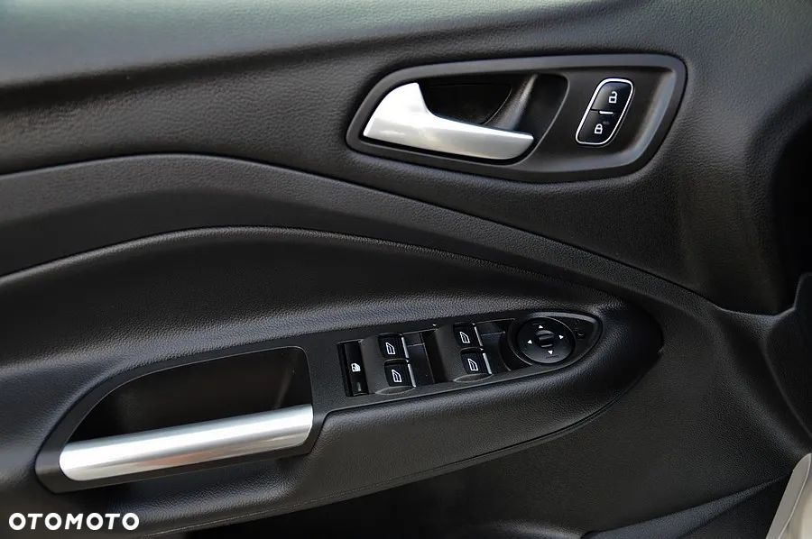 Ford Kuga 1.5 EcoBoost 2x4 ST-Line - 35