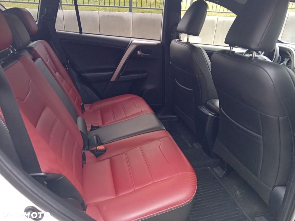 Toyota RAV4 - 11