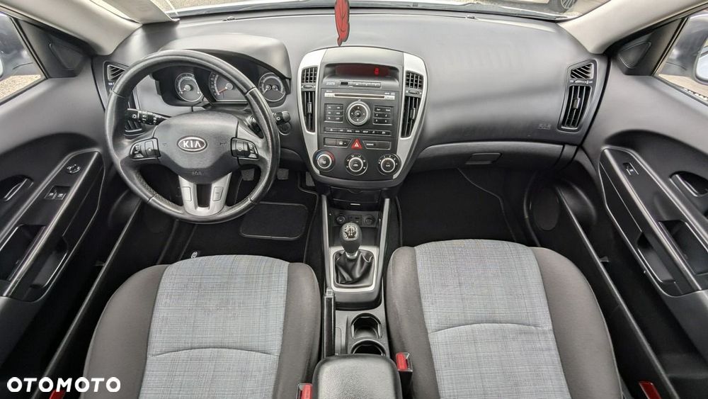 Kia Ceed 1.4 M - 23