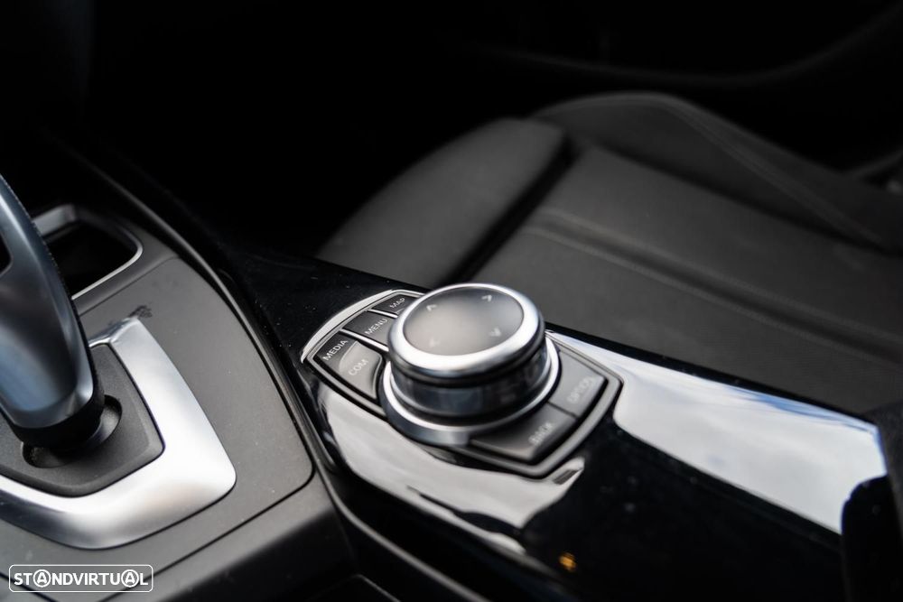 BMW 116 d Auto - 16