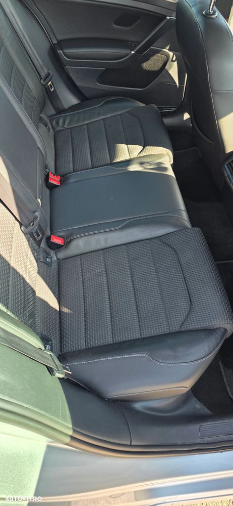 Volkswagen Golf 1.6 TDI BlueMotion Technology Lounge - 38