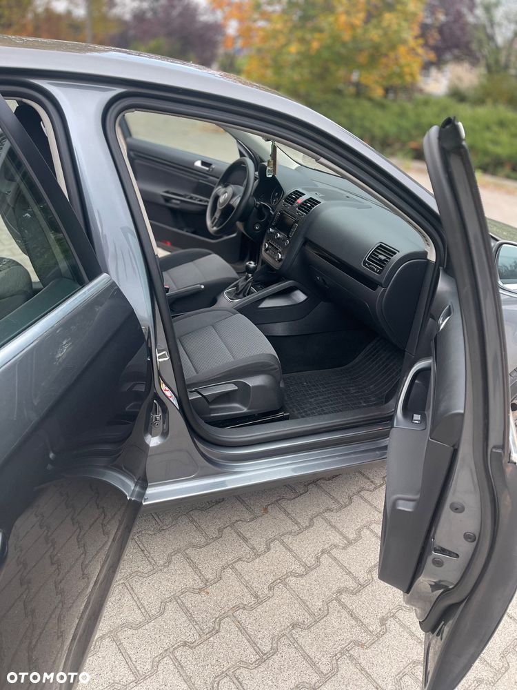 Volkswagen Jetta 1.6 TDI Comfortline - 17