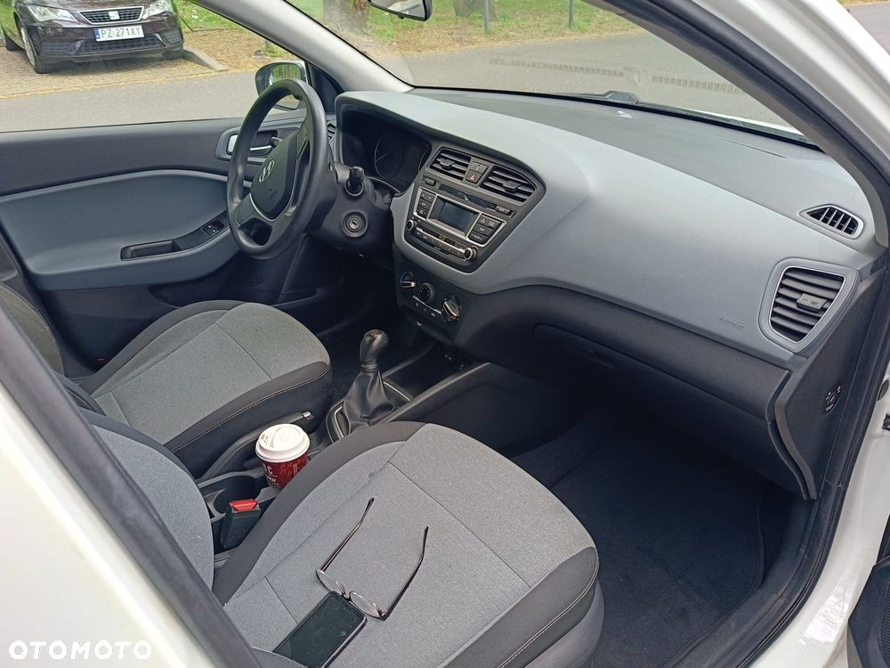 Hyundai i20 blue 1.2 Classic - 7