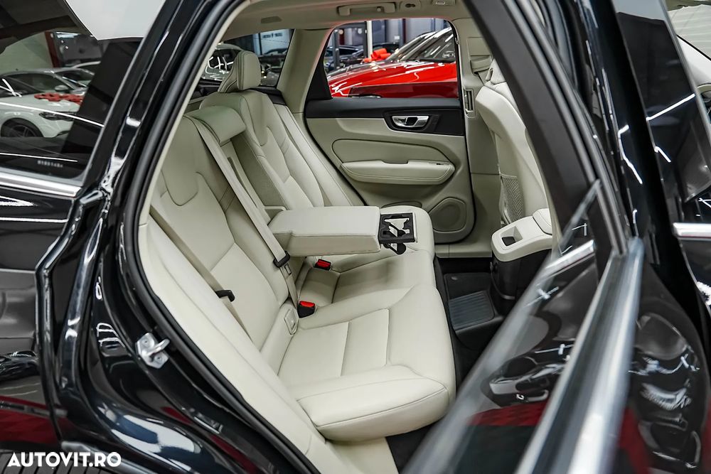 Volvo XC 60 Recharge T6 Twin Engine eAWD Inscription Expression - 12