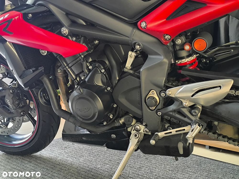 Triumph Street Triple - 8