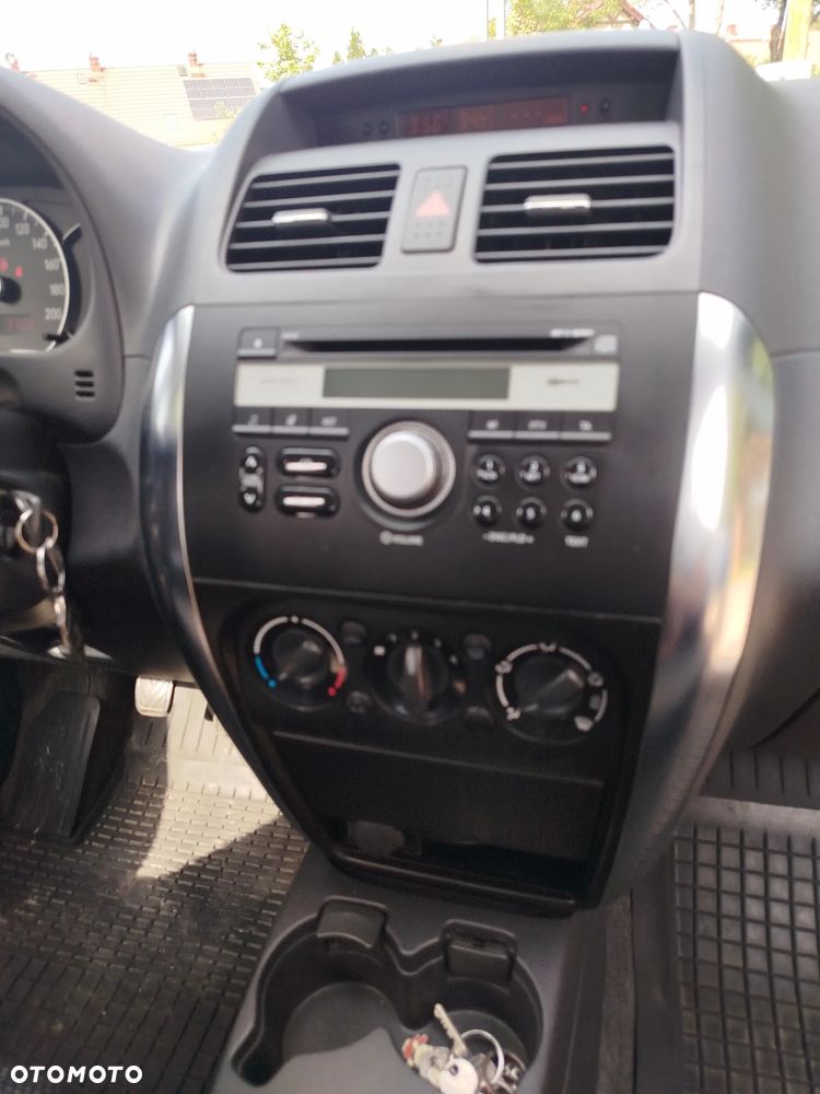 Suzuki SX4 1.6 GLX / Comfort - 6