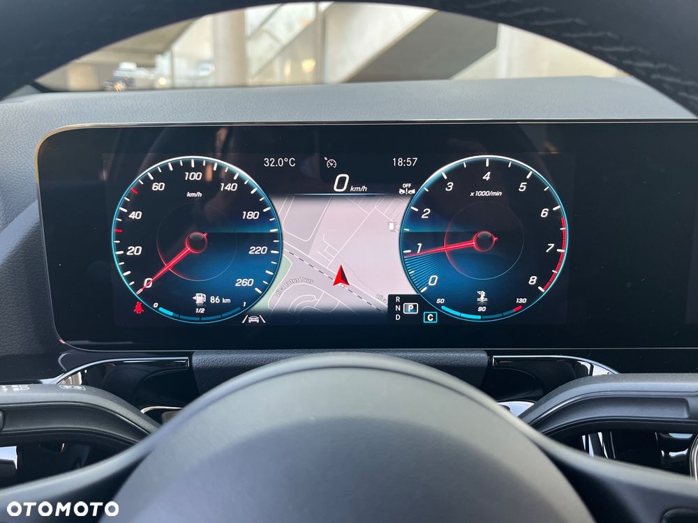 Mercedes-Benz GLA 200 Style - 20