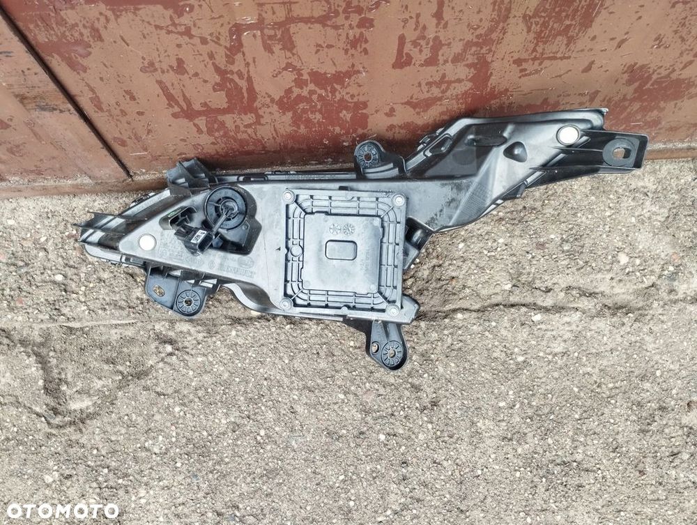 Lampa LED prawa Renault Megane E-tech 266009083R - 5