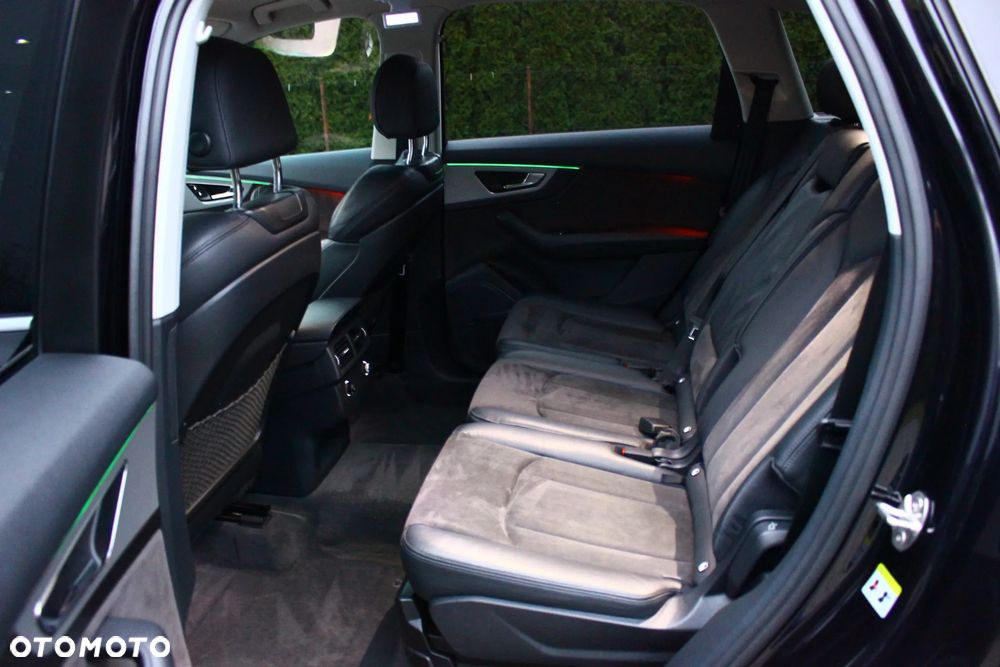 Audi Q7 - 32