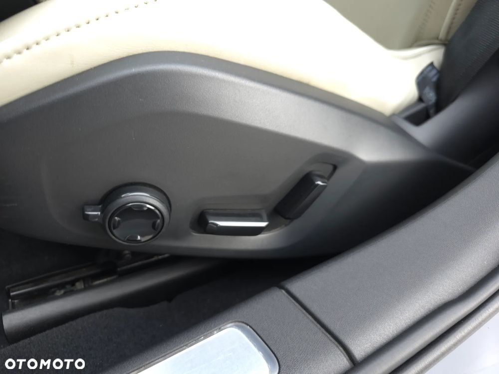 Volvo S90 T8 AWD Plug-In Hybrid Inscription - 25