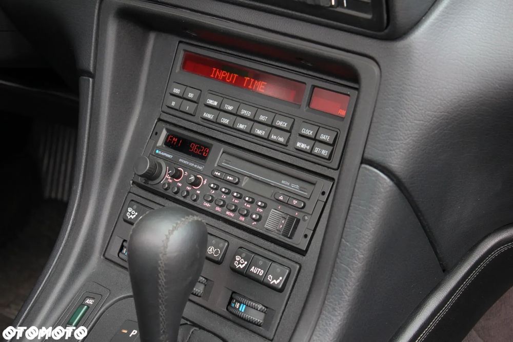 BMW Seria 8 - 22