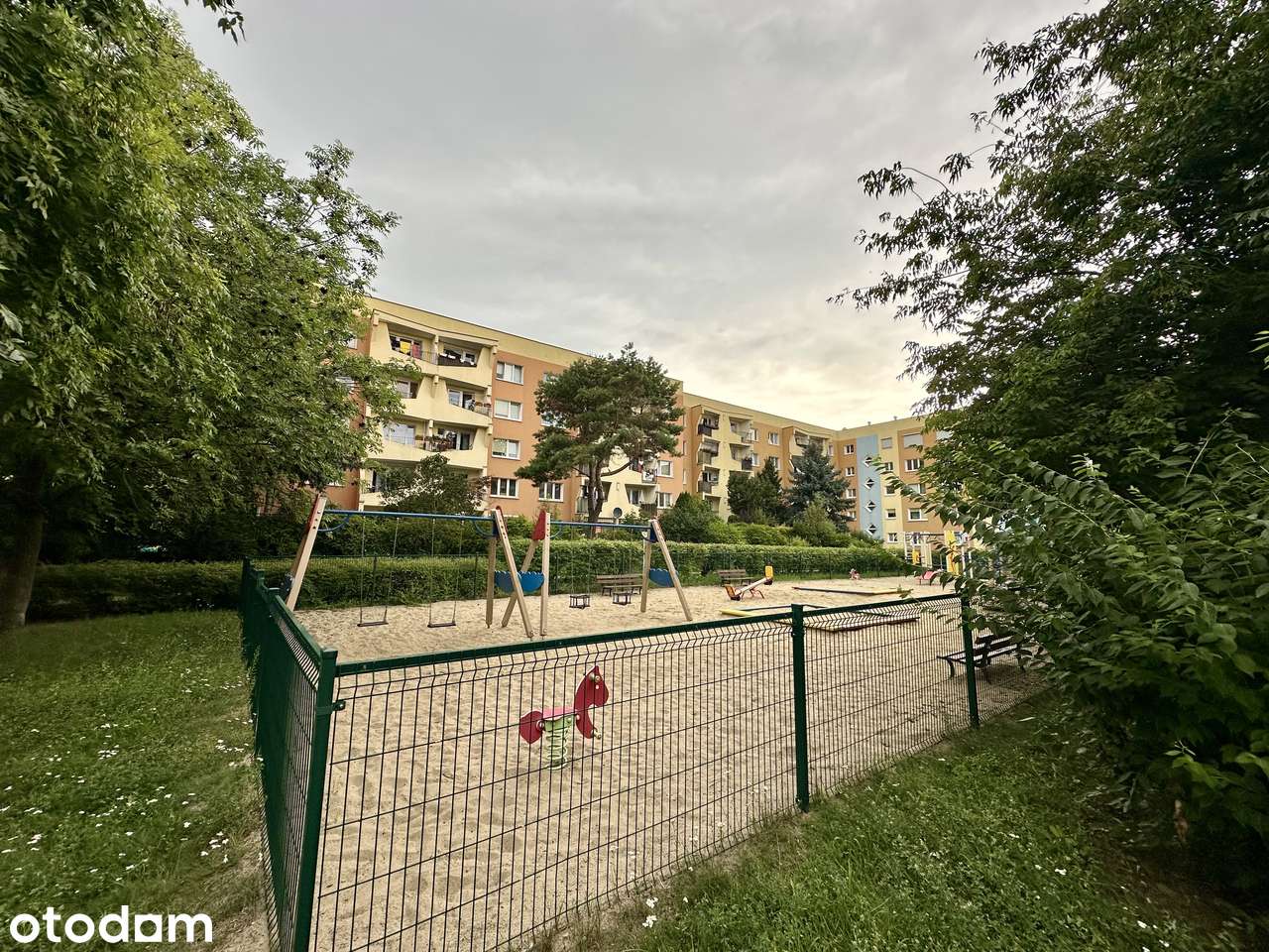 Rataje, 1 piętro, niski blok, loggia, nieprzejściowy układ pomieszczeń