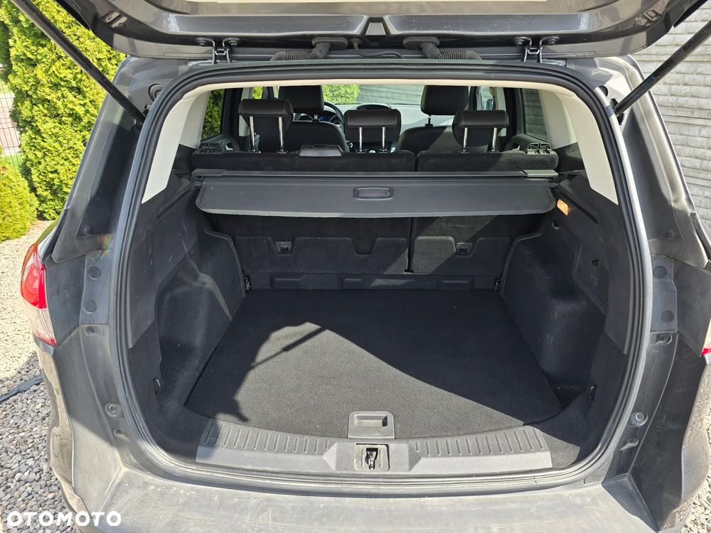 Ford Kuga 2.0 TDCi 2x4 Titanium - 24