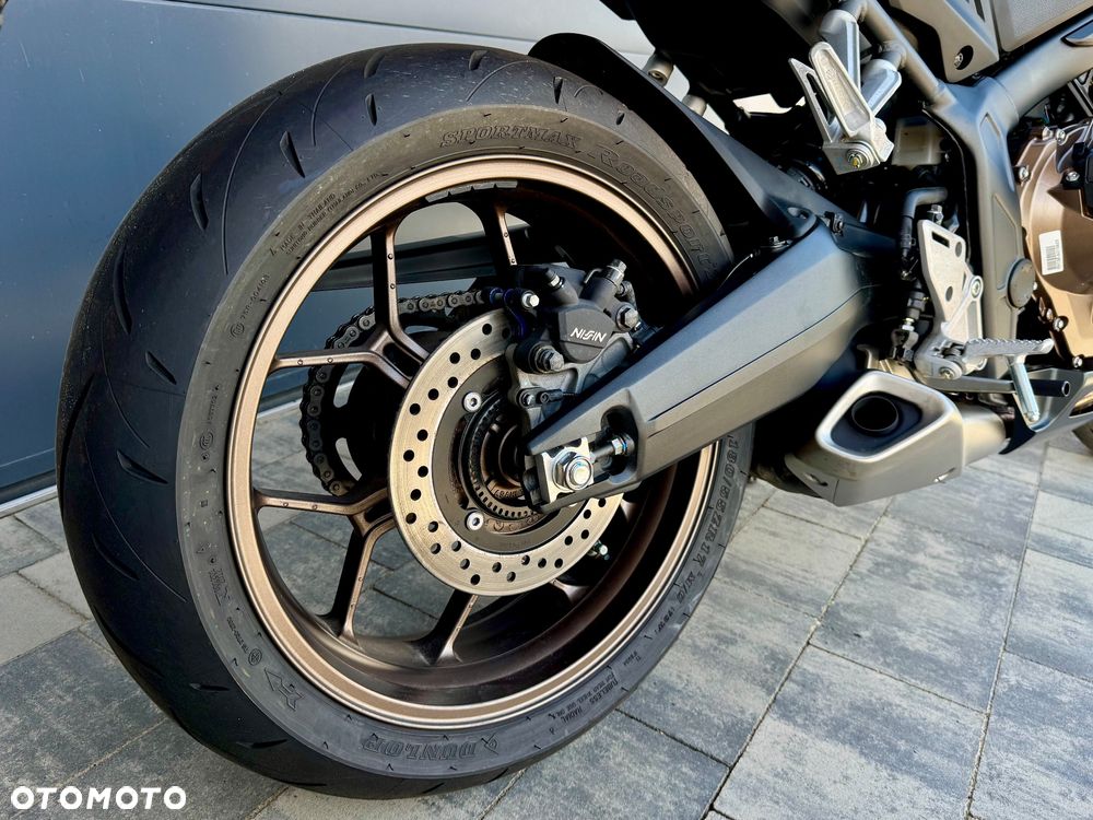 Honda CB - 11