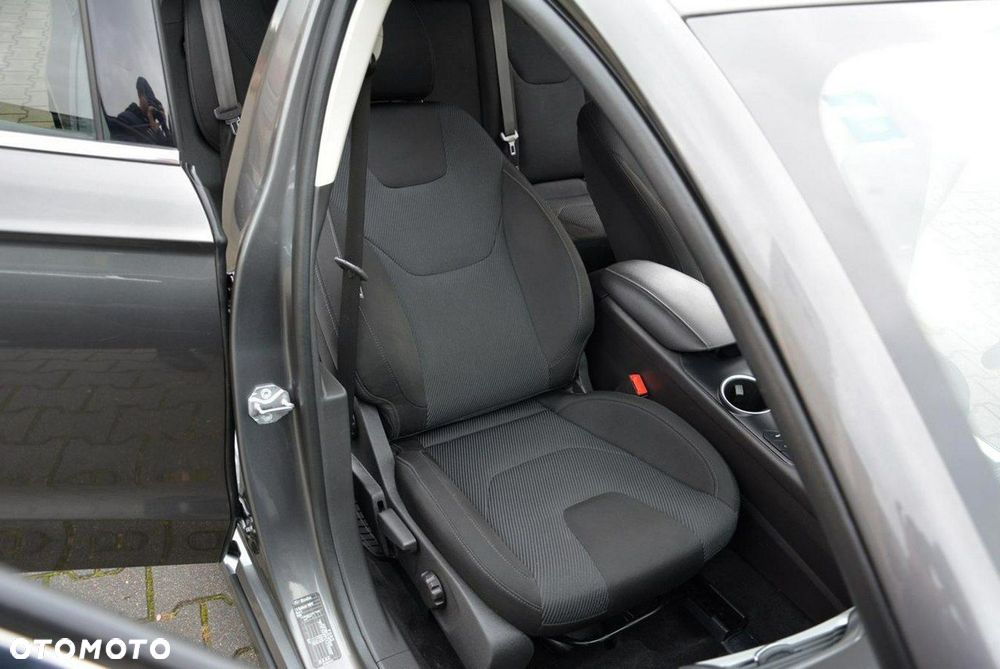 Ford Mondeo - 17