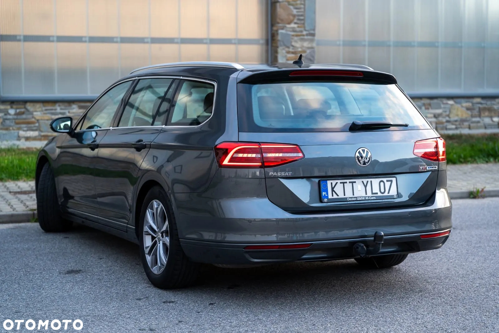 Volkswagen Passat - 4