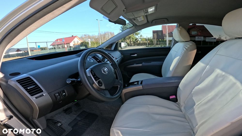 Toyota Prius - 11