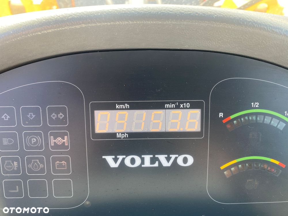 Volvo L30B Szczęka / Widły / Szybkozłącze - 24