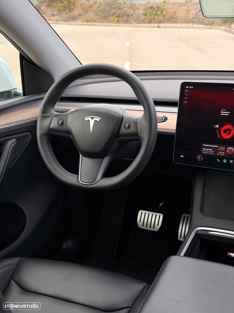 Tesla Model Y Performance Dual Motor AWD - 18
