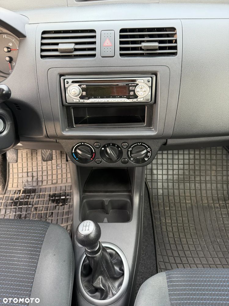 Suzuki Swift - 11