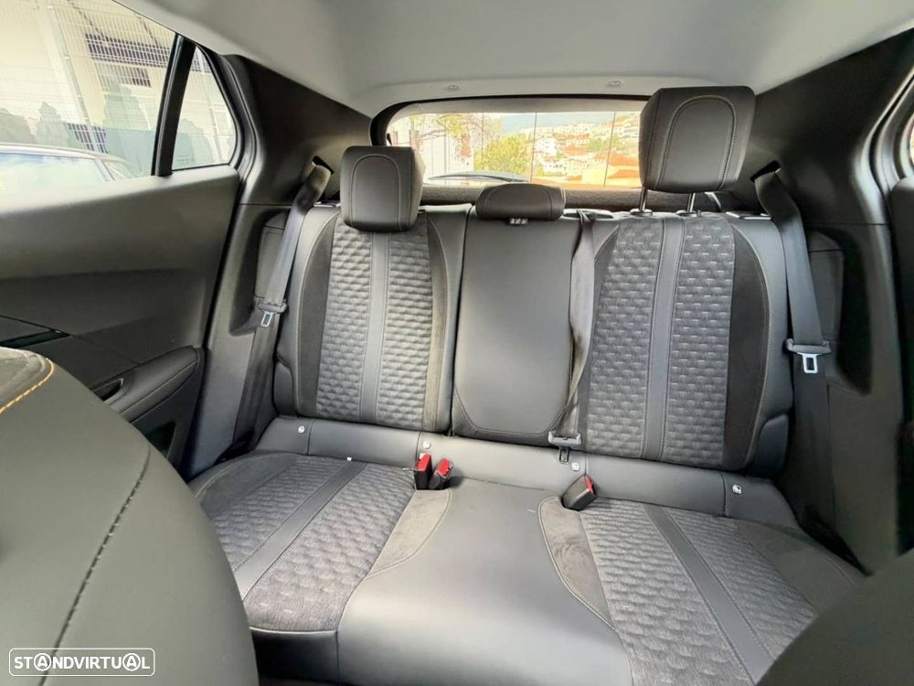 Peugeot e-2008 50 kWh Active - 9