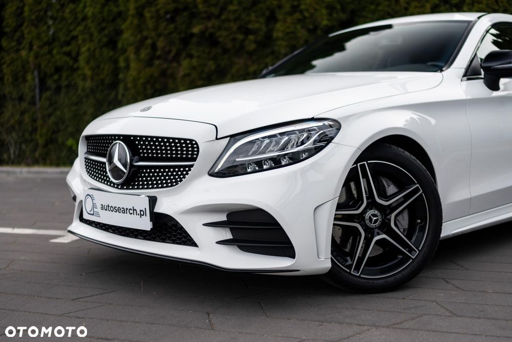 Mercedes-Benz Klasa C 300 9G-TRONIC - 35